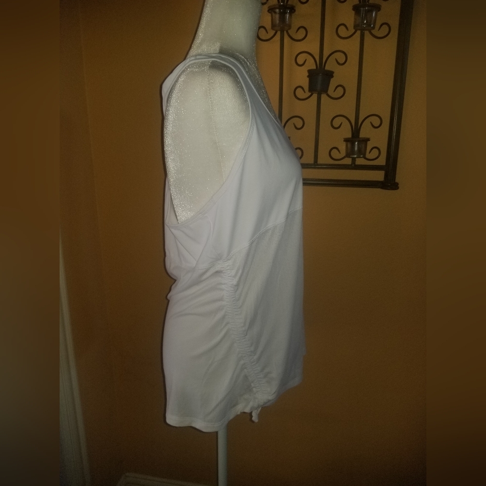 NWOT Fabletics Athletic Top - Picture 4 of 5